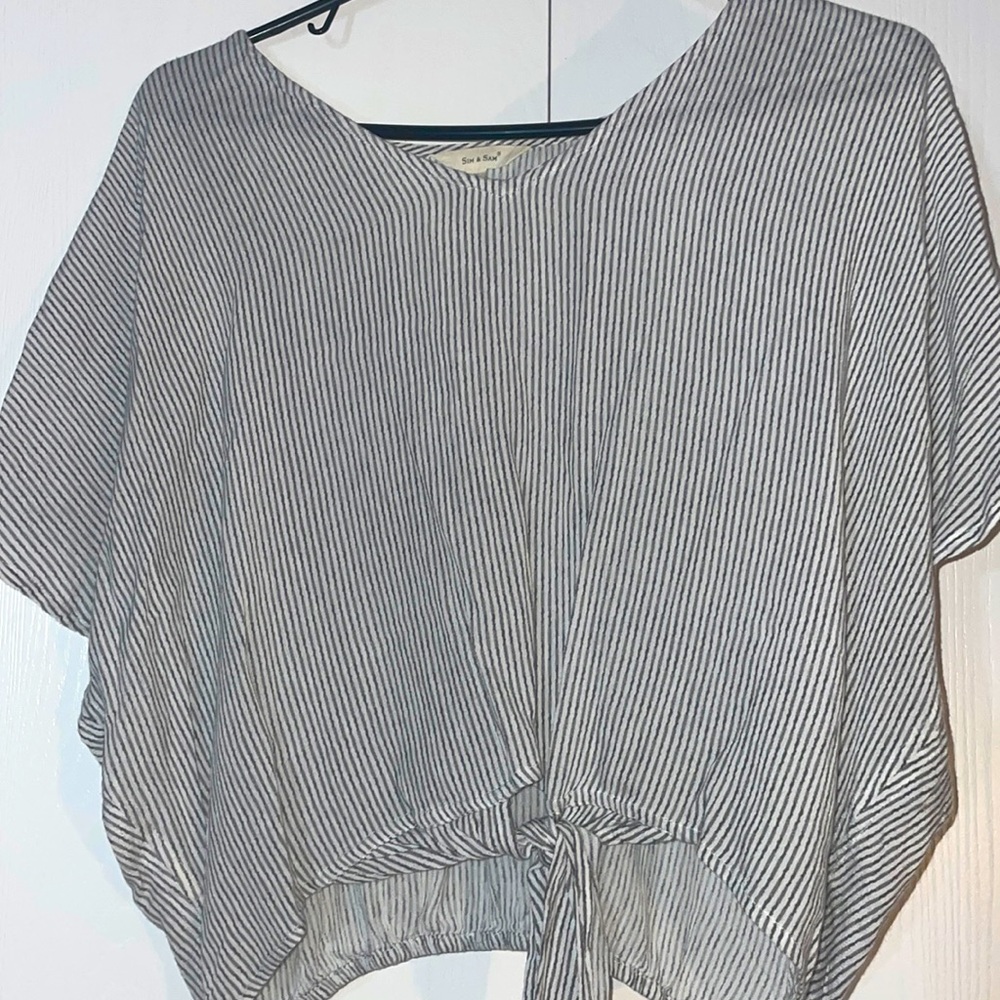 cute light weight, black and white top from zara